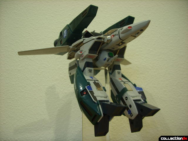 Origin of Valkyrie VF-1A Super Valkyrie Max ver.- Fighter Mode dramatic angle (1)