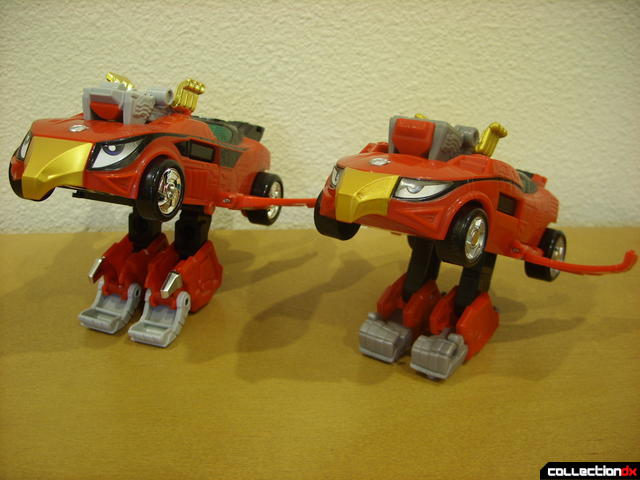 flight mode- Engine Speedor (L) and Eagle Racer Zord Attack Vehicle (R)