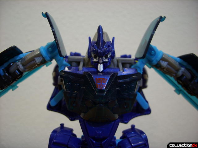 RotF Deluxe-class Autobot Jolt- robot mode (front view, shoulders in optional raised position)