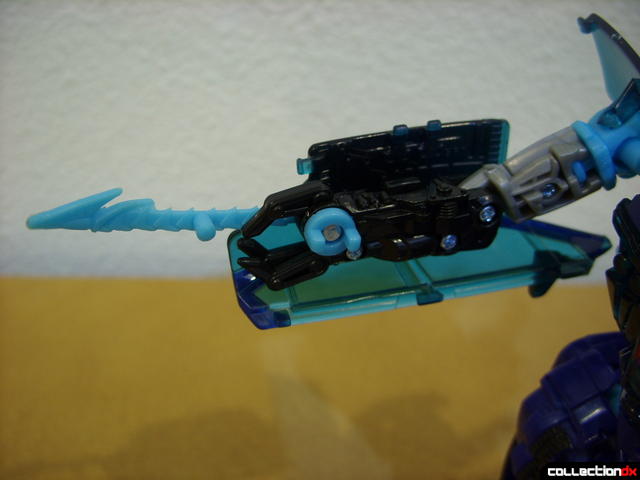 RotF Deluxe-class Autobot Jolt- robot mode (right electro-whip extended)