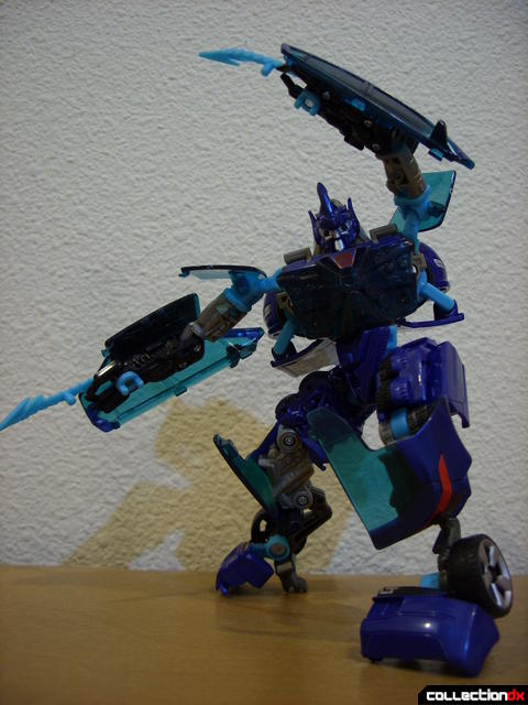 RotF Deluxe-class Autobot Jolt- robot mode posed (3)