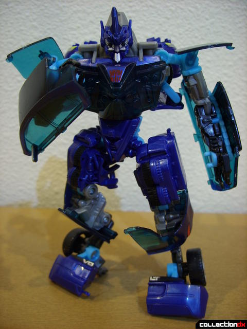 RotF Deluxe-class Autobot Jolt- robot mode posed (4)