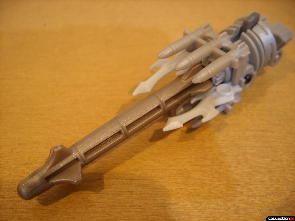 Masterpeice Movie Series Starscream- Robot Mode (missile launcher, with projectile attached)