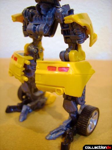 Deluxe-class Battle Blade Bumblebee - robot mode (legs, back)