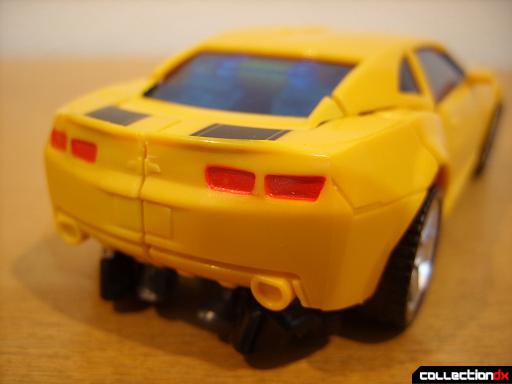 Deluxe-class Battle Blade Bumblebee - vehicle mode (back detail)