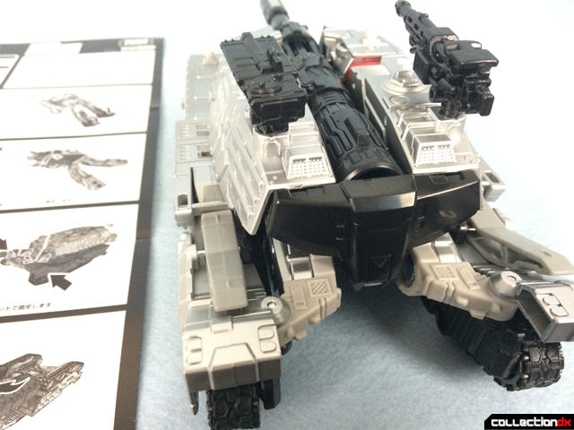 Takara Megatron tank back_1