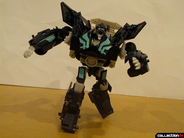 Decepticon Payload- robot mode posed (1)