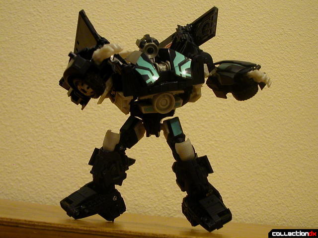 Decepticon Payload- robot mode posed (2)