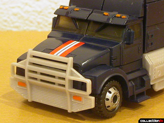 Decepticon Payload- vehicle mode (nose and cab detail)