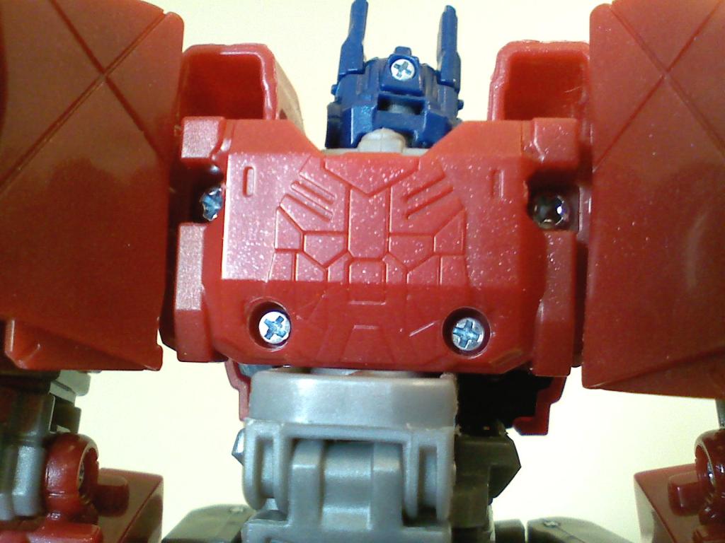 Deluxe Class Optimus Prime (War for Cybertron)