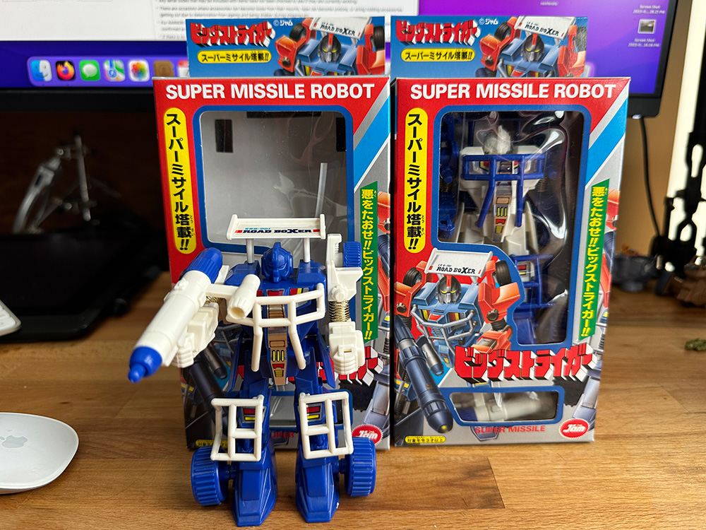 Super Missile Robot Big Strider