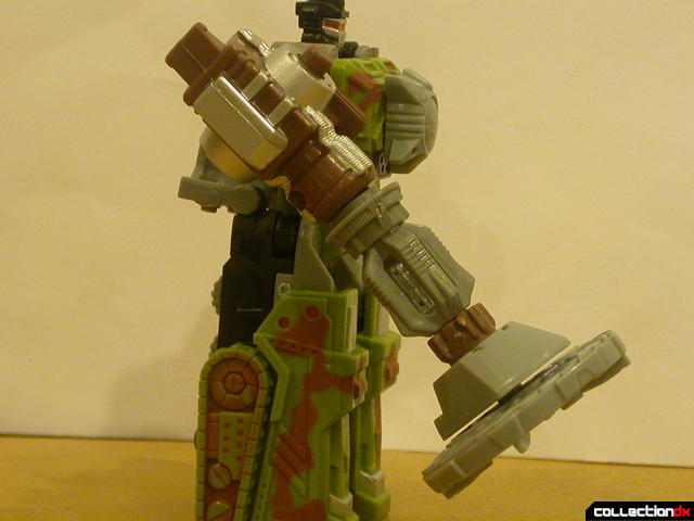 Autobot Signal Flare- robot mode (Energon cannon dish attached)