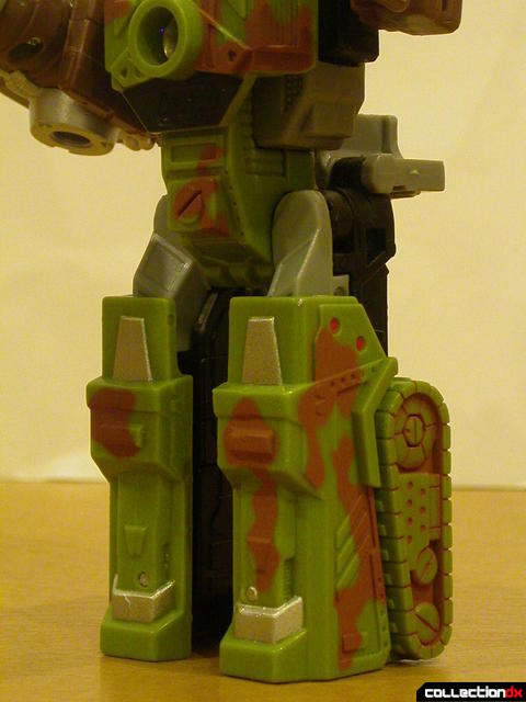 Autobot Signal Flare- robot mode (legs detail)