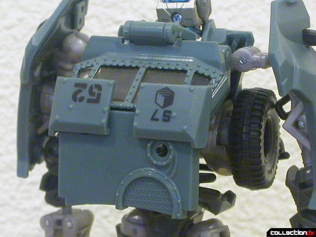 Autobot Landmine- robot mode (back detail)