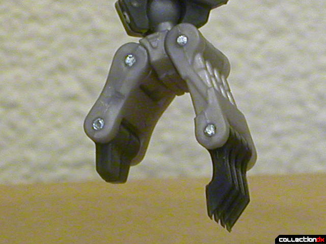 Autobot Landmine- robot mode (hand detail, open)