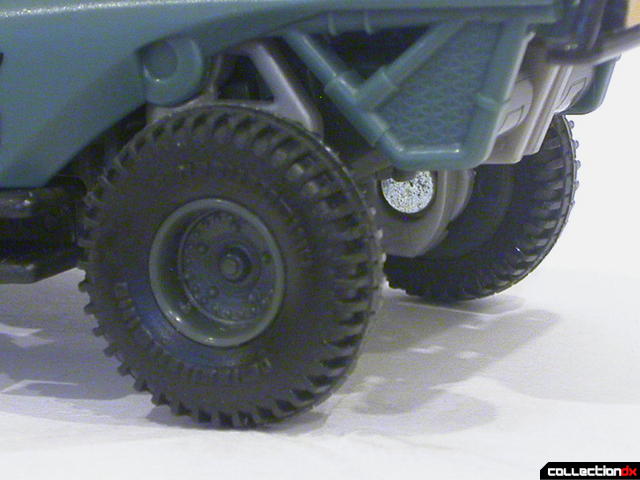 Autobot Landmine- vehicle mode (back wheels detail)