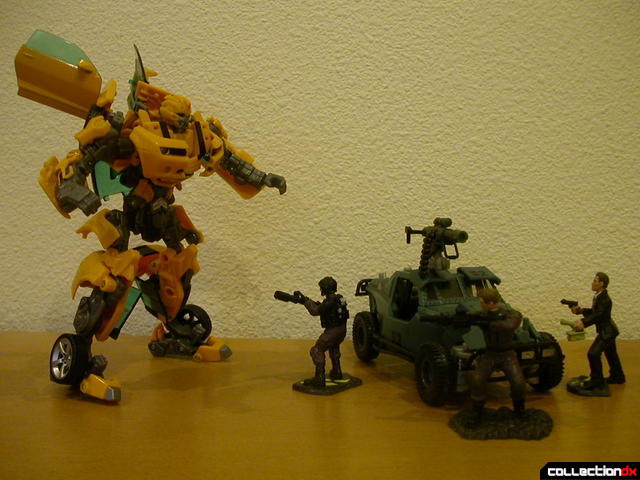 Battle Scenes- Capture of Bumblebee (cameo by Autobot Landmine at right)(1)