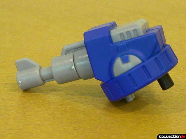 Autobot Optimus Prime- robot mode (Water Cannon detail)