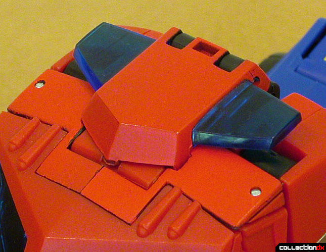 Autobot Optimus Prime- vehicle mode (strobe light detail)