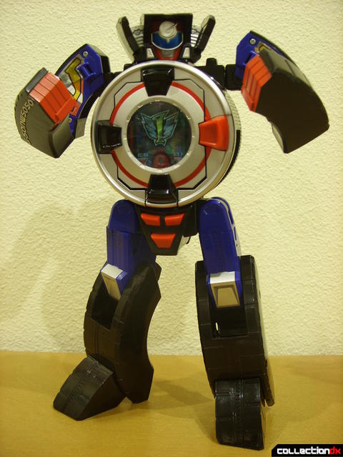 DX Soukou Sharin Go-Roader GT- Action Mode posed (with Speedor's Engine Soul)