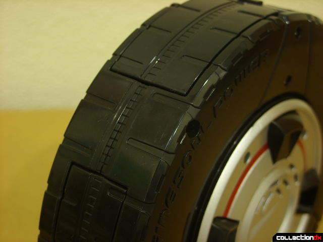 DX Soukou Sharin Go-Roader GT- Wheel Mode (tire tread detail)