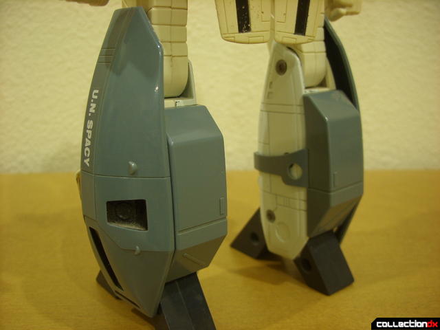 VF-1S Super Valkyrie - Battroid Mode (leg armor attached, back)