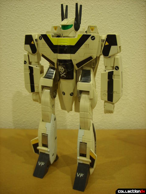 VF-1S Valkyrie - Battroid Mode (front)