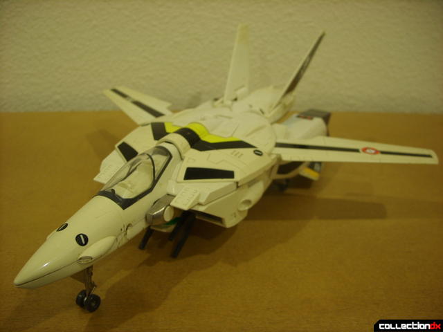VF-1S Valkyrie - Fighter Mode (front)