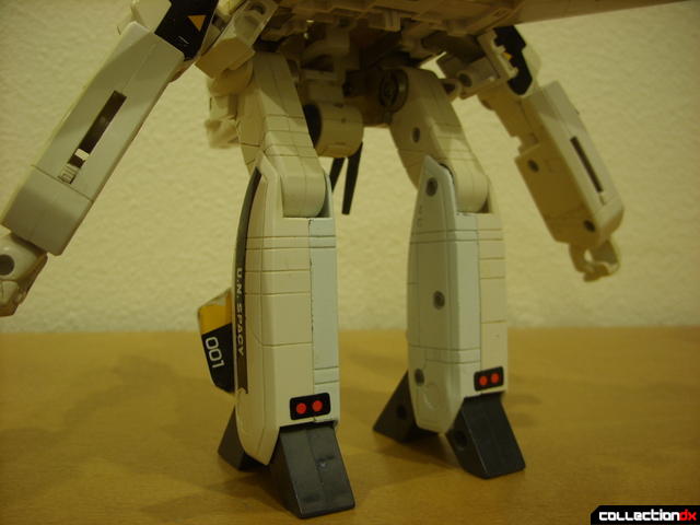 VF-1S Valkyrie - GERWALK Mode (legs, back detail)