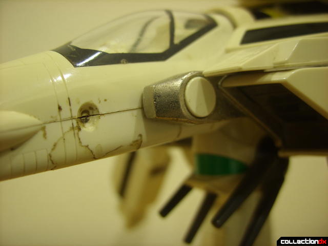 VF-1S Valkyrie - leg pivot joint detail (1)
