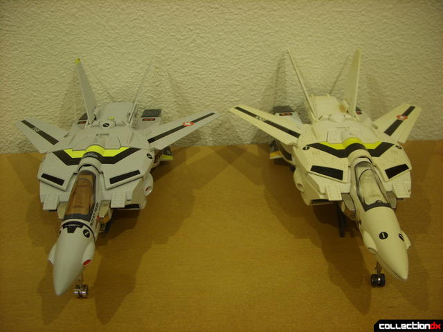 Origin of Valkyrie VF-1S (L) and 1990 reissue (R) in Fighter Mode (front)