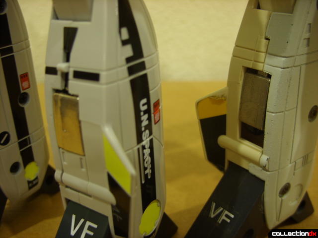 Origin of Valkyrie VF-1S (L) and 1990 reissue (R), gear closed 