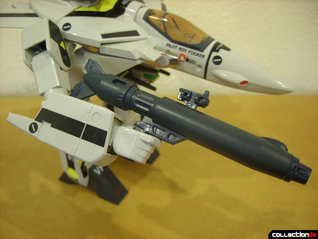 Origin of Valkyrie VF-1S Valkyrie- GERWALK Mode (holding gun pod)