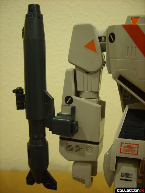 Origin of Valkyrie VF-1J Valkyrie- Battroid Mode (gun pod stored on right arm)