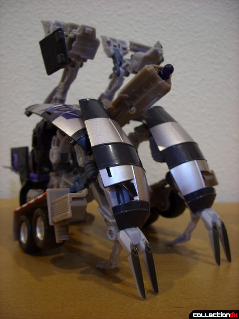 RotF Voyager-class Decepticon Mixmaster- attack mode (front)