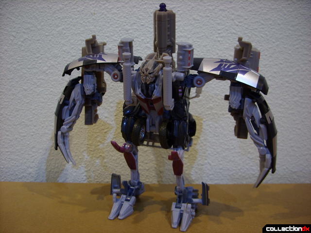 RotF Voyager-class Decepticon Mixmaster- robot mode (front)