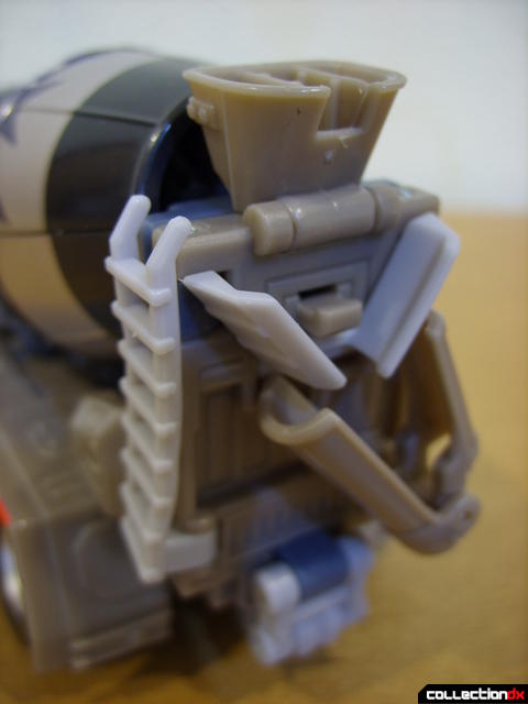 RotF Voyager-class Decepticon Mixmaster- vehicle mode (back details)