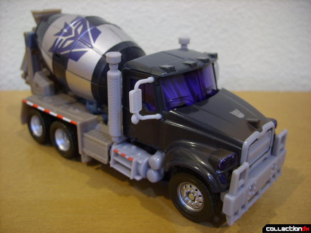 RotF Voyager-class Decepticon Mixmaster- vehicle mode (front)