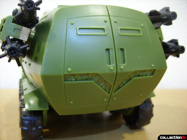 Animated Leader-class Autobot Bulkhead- vehicle mode (back detail)