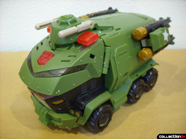 Animated Leader-class Autobot Bulkhead- vehicle mode (front)