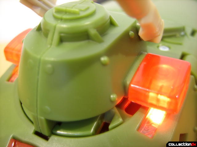 Animated Leader-class Autobot Bulkhead- vehicle mode (turret lights on)