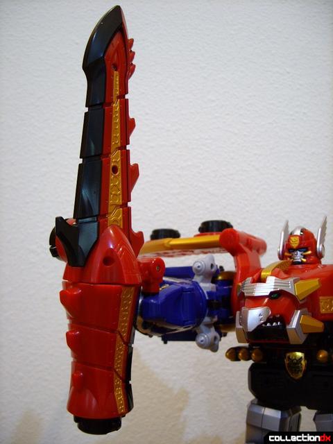 DX Tensou Gattai Gosei Great  (holding Dragon Sword)