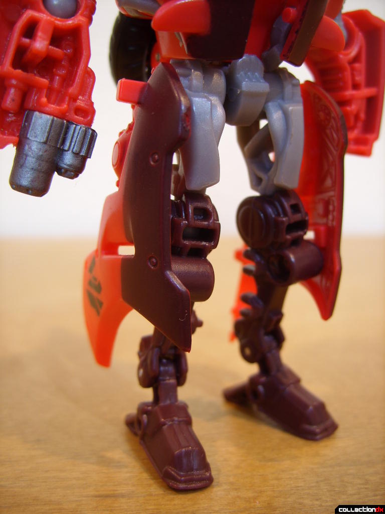 Windy City Chase set- Decepticon Trenchmouth, Robot Mode (legs detail)