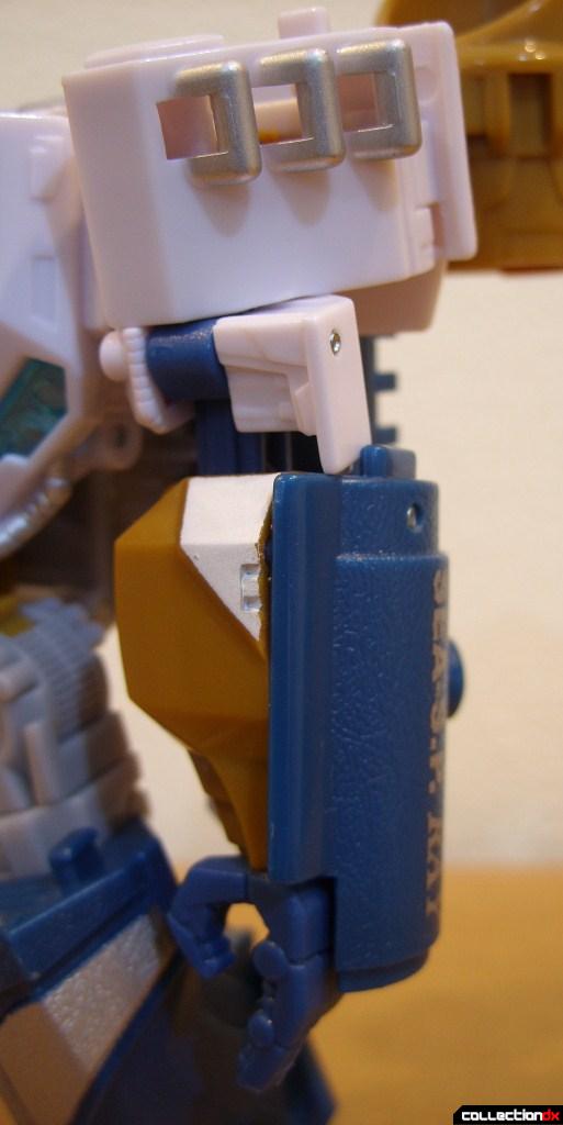 Voyager-class Autobot Sea Spray- robot mode (left arm)