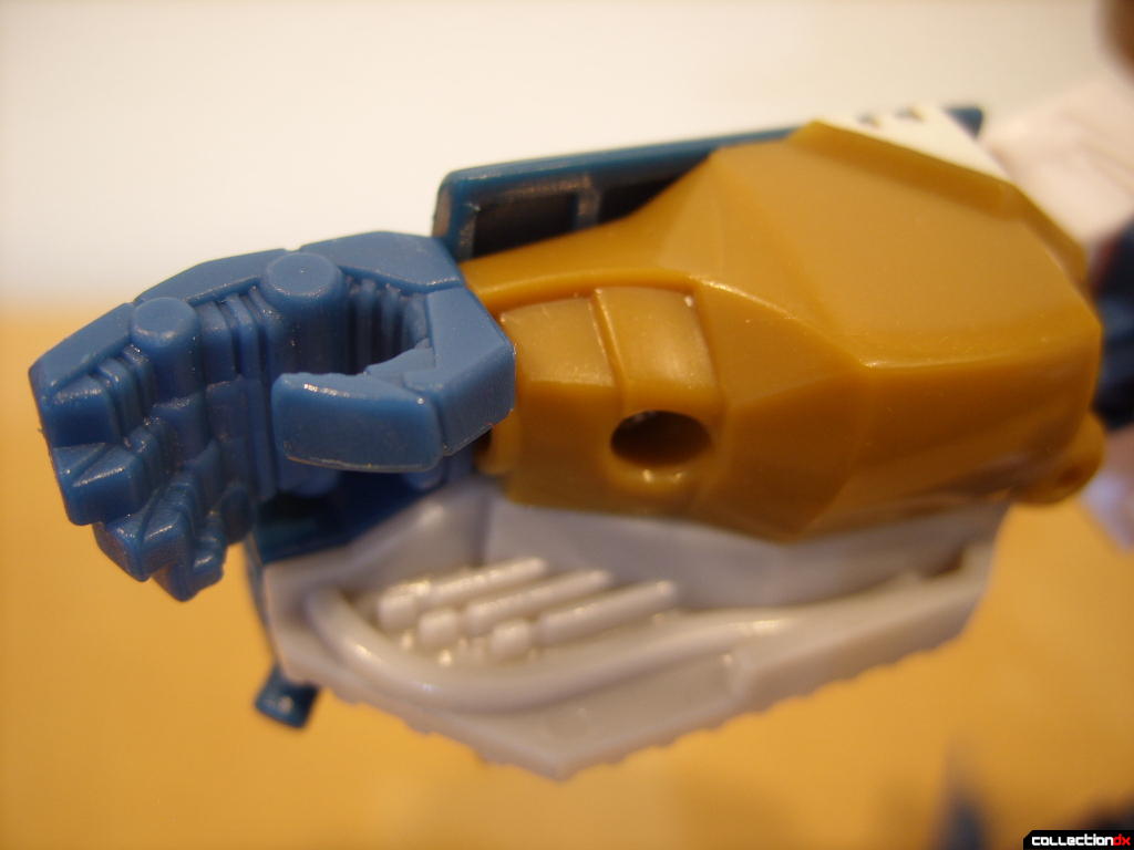 Voyager-class Autobot Sea Spray- robot mode (right forearm and hand)