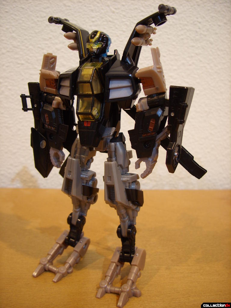 Deluxe-class Autobot Tomahawk- robot mode (front)