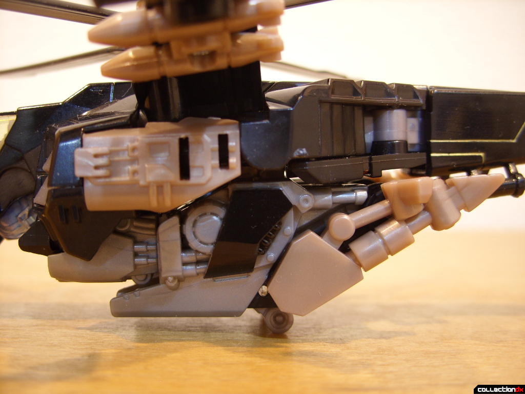 Deluxe-class Autobot Tomahawk- vehicle mode (fuselage, left profile)