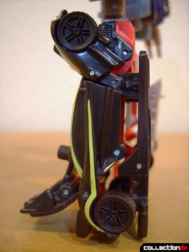 Autobot Double Clutch with Rallybots- Commander Mode (left leg, profile)