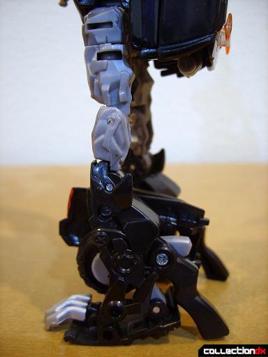 DotM Deluxe-class Decepticon Crankcase (13)