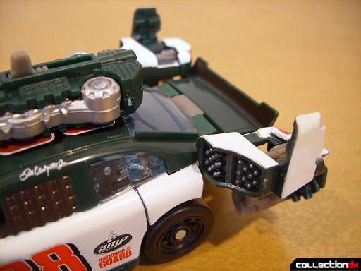 DotM Deluxe-class Autobot Roadbuster (13)